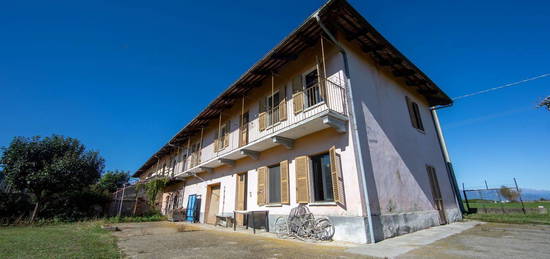 Casale/cascina in vendita in  Villafranca, 40