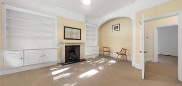 3 bed flat to rent