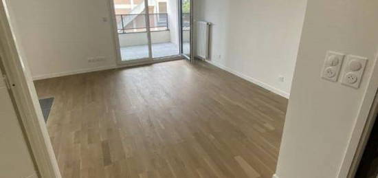 Studio  à louer, 1 pièce, 35 m², Étage 2/–