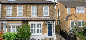 2 bedroom semi-detached house for sale