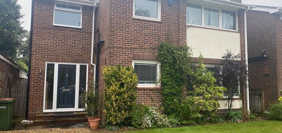 Detached house to rent in Walnut Close, Chandlers Ford, Eastleigh, Hammpshire SO53