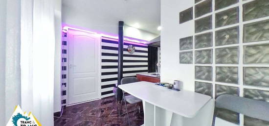 Apartament modernizat, cu 2 camere, in Vlaicu, la etaj intermediar