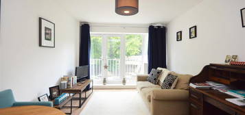 Flat to rent in Kew Road, Kew, Richmond TW9