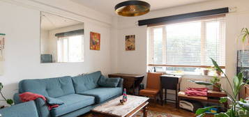 3 bed flat for sale