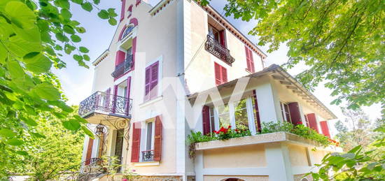 Vente maison 9 pièces 236 m²