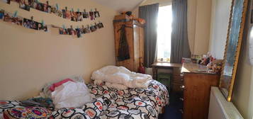 4 bedroom terraced house to rent