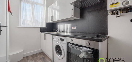 Flat to rent in Fairfield Road, London N18