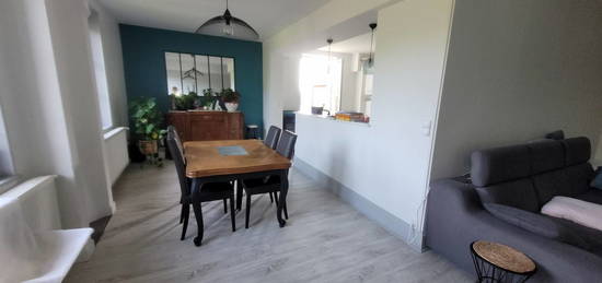 Appartement  à louer, 4 pièces, 2 chambres, 154 m²