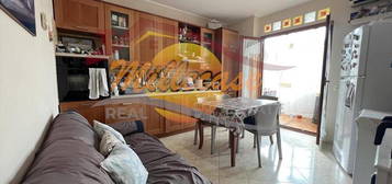 Appartamento piano primo zona teocrito RIF2041