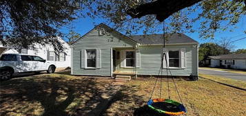 425 S 9th St, Yukon, OK 73099