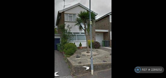 3 bedroom detached house