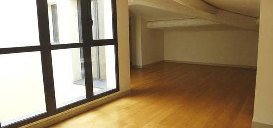 Location appartement 3 pièces 64 m²