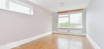 Flat to rent in Sutton Grove, Sutton SM1