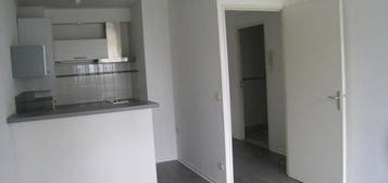 Tres beau t2-32 m2 lille vauban+ belle terrasse+parking s/sol-719 euros chauffage et eau chaude comprise