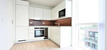 Flat to rent in Skyline Apartments, Devan Grove, London N4