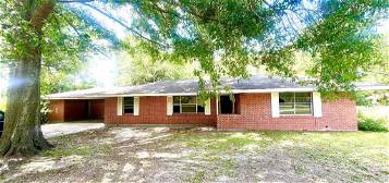 168 Westchester Dr, Picayune, MS 39466