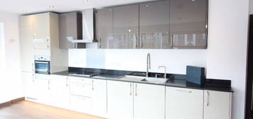 2 bed flat to rent