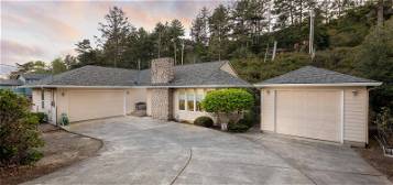 32650 Circle Dr, Pacific City, OR 97135