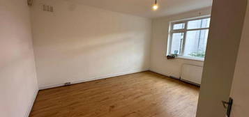 5 bedroom flat to rent