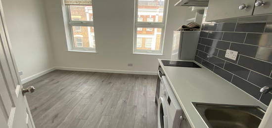 Studio to rent in Stoke Newington Church Street, London N16