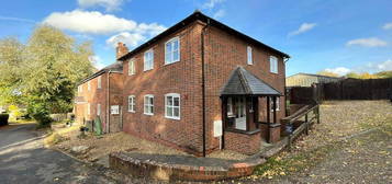 3 bedroom detached house to rent