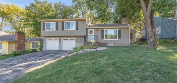 4215 W 54th Ter, Roeland Park, KS 66205