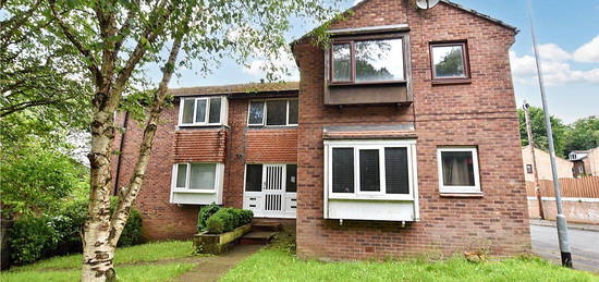 Flat to rent in Walesby Court, Cookridge, Leeds, West Yorkshire LS16