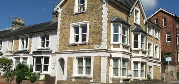 2 bed flat to rent