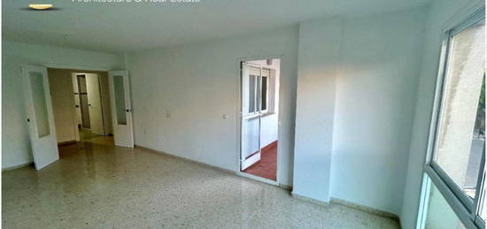 Piso en venta en El Cónsul - Ciudad Universitaria - El Romeral