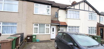 Terraced house to rent in Boscombe Road, Worcester Park KT4