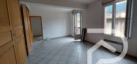 Appartement  avec travaux 1 chambre - proche CREPY-EN-VALOIS