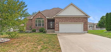 709 Bluestem Ct, Raymore, MO 64083