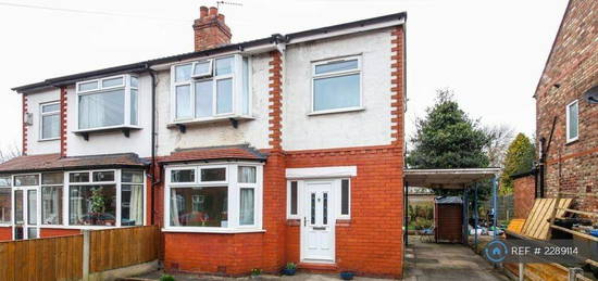 3 bedroom semi-detached house