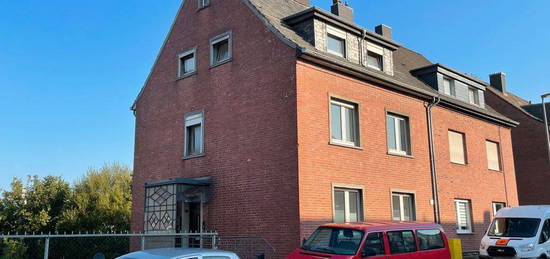 Dreifamilienhaus mit Baugrundstück in guter Lage