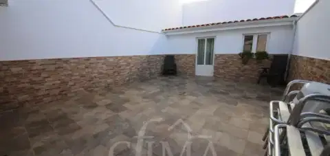 Casa adosada en Avda. Juan Carlos I