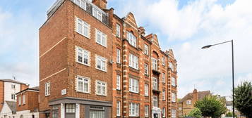 Flat to rent in Bell Street, London NW1