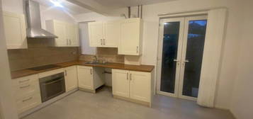 3 bedroom terraced house to rent