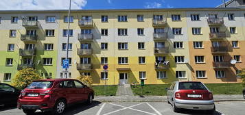 Prodej bytu 2+1 s balkónem ( 54 m2) v osobním vlastnictví na ul. Zeyerova v Jeseníku