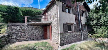 Maison, terrasse, jardin