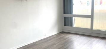 Appartement  à louer, 3 pièces, 2 chambres, 63 m²