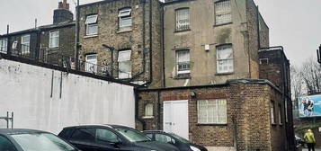 3 bed flat to rent