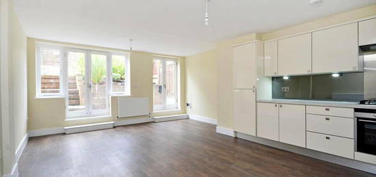 3 bedroom flat for sale