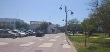 Piso en avenida Gladiolus en Cartaya