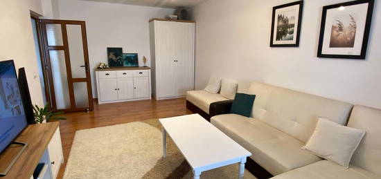 Apartament 3 camere DECOMANDAT, etaj intermediar, CUG !