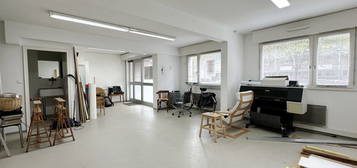 LOCAL PROFESSIONNEL - ATELIER - 112 M²