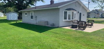 12836 E Canal Dr, Conneaut Lake, PA 16316