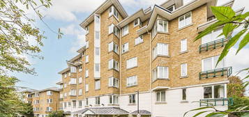 Flat for sale in Strand Drive, Kew, Richmond TW9