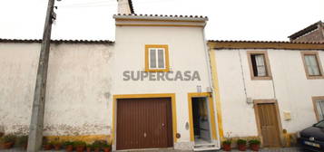 Moradia Unifamiliar com Garagem - Arez (Nisa)