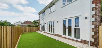 4 bed detached house for sale