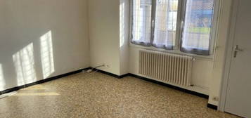 Appartement  à louer, 3 pièces, 2 chambres, 55 m²